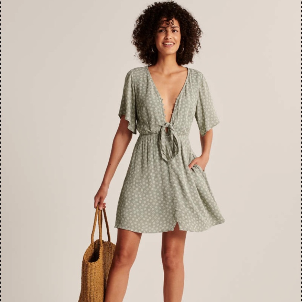 Abercrombie & Fitch Button-Up Tie-Front Dress